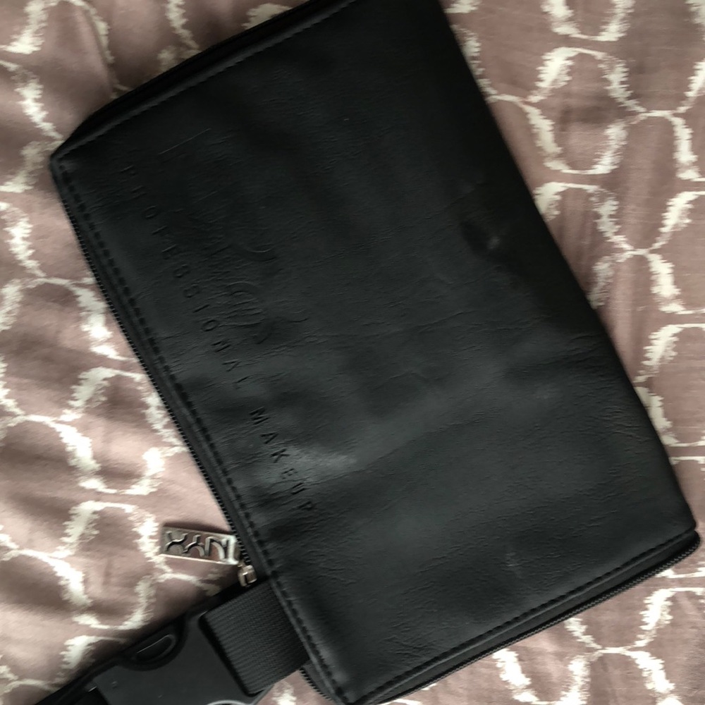 NYX Brush belt